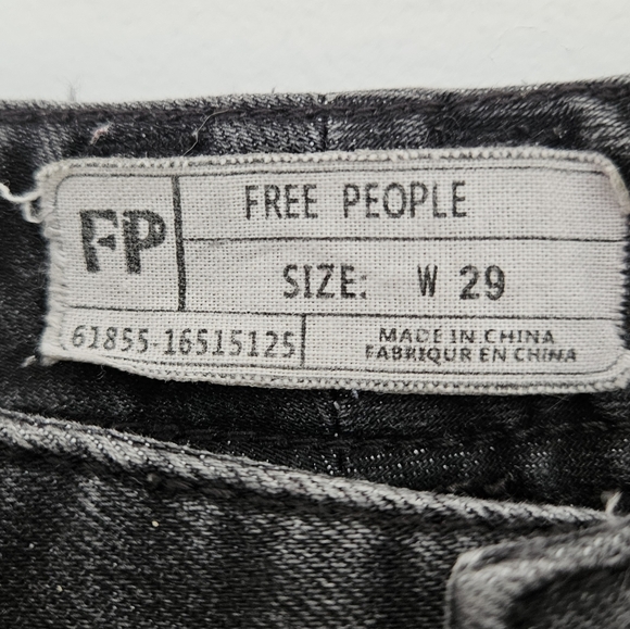 ✨️ Free People Jeans Destroyed Ankle Skinny Jeans Raw Black Color Size 29 - Picture 3 of 16